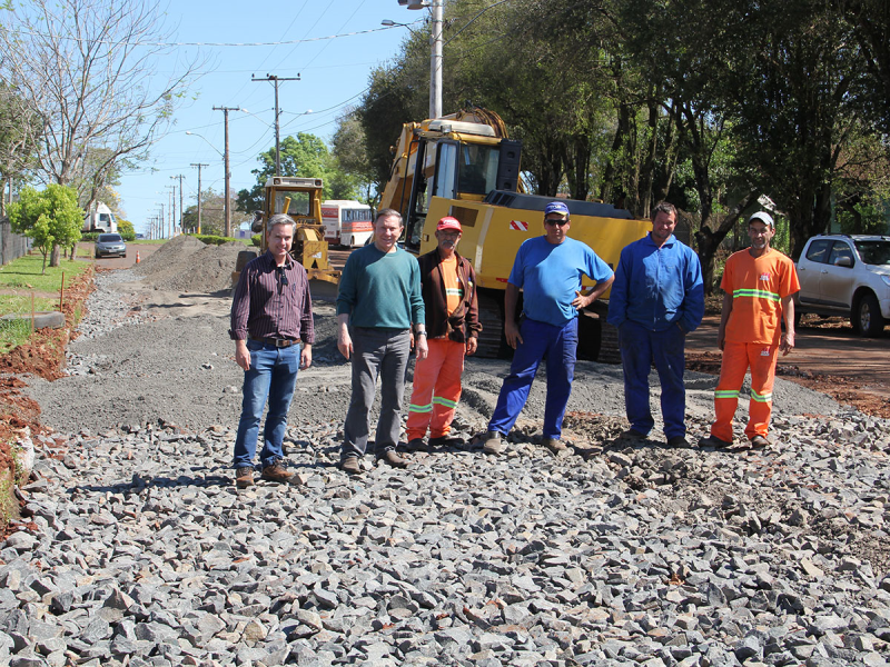 INICIA RECUPERAÇÃO ASFÁLTICA NO BAIRRO SOL NASCENTE